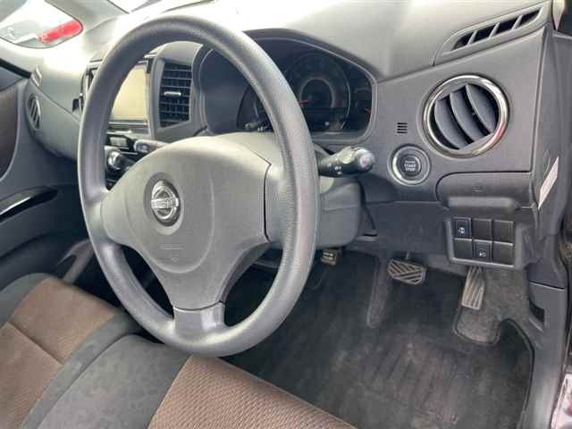 NISSAN ROOX 2011