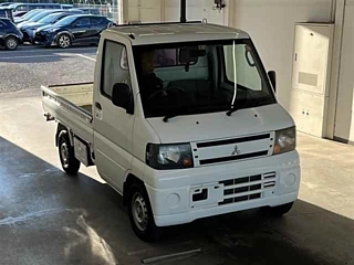 MITSUBISHI MINICAB TRUCK 2011