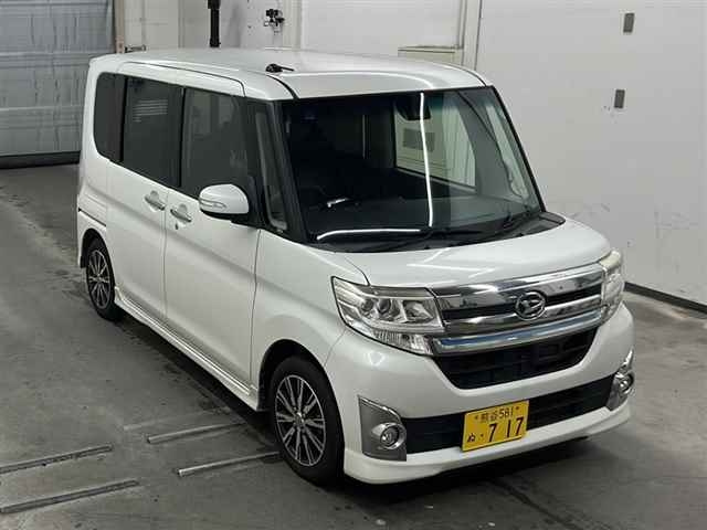DAIHATSU TANTO 2015