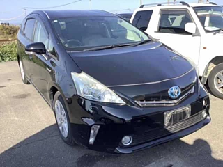 TOYOTA PRIUS ALPHA 2013