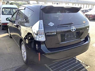 TOYOTA PRIUS ALPHA 2013