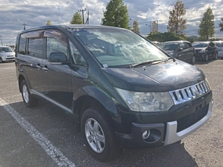 MITSUBISHI DELICA D5 2011