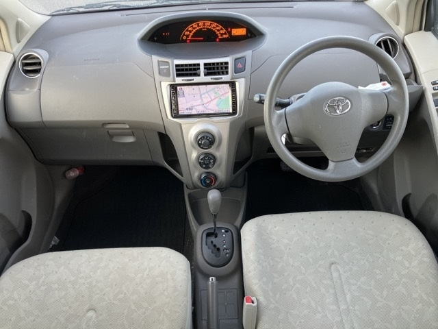 TOYOTA VITZ 2009