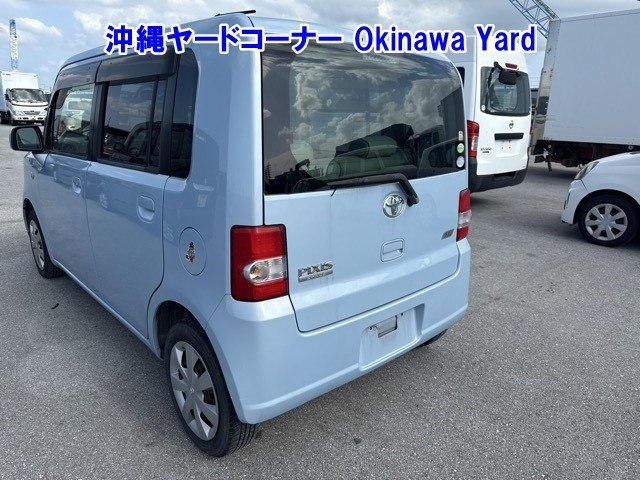 TOYOTA PIXIS SPACE 2013