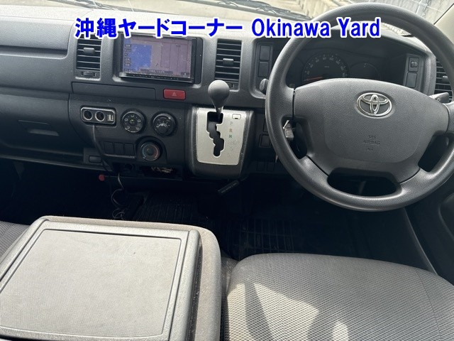 TOYOTA HIACE VAN 2014