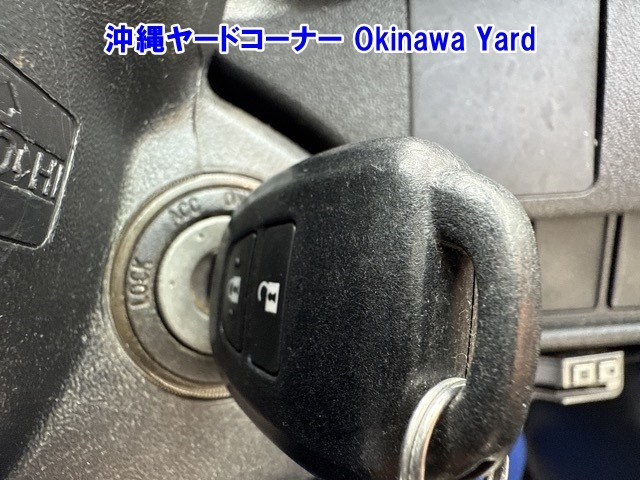 TOYOTA HIACE VAN 2014