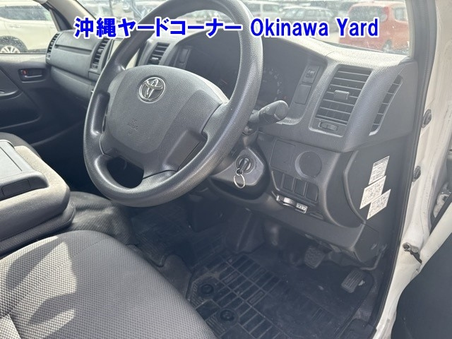 TOYOTA HIACE VAN 2014