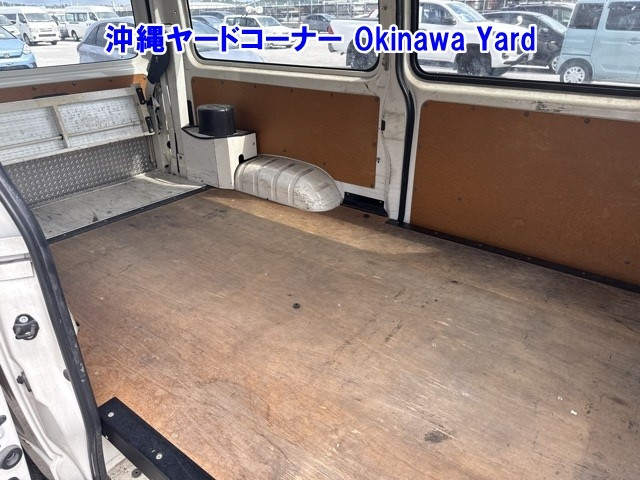 TOYOTA HIACE VAN 2014