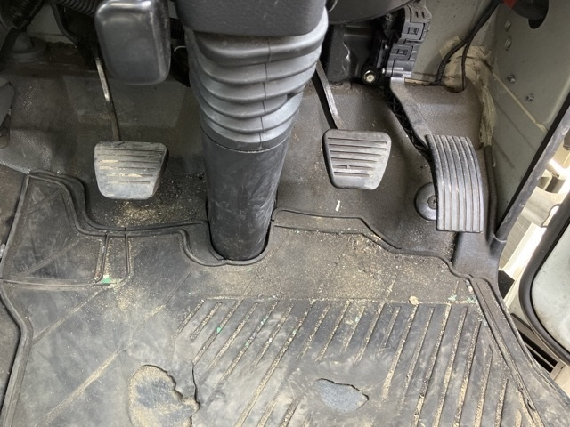 MITSUBISHI CANTER 2016