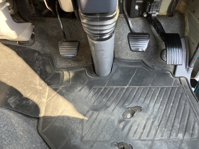 MITSUBISHI CANTER 2015