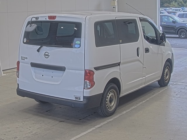 NISSAN NV200 2018
