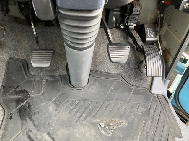 MITSUBISHI CANTER 2015