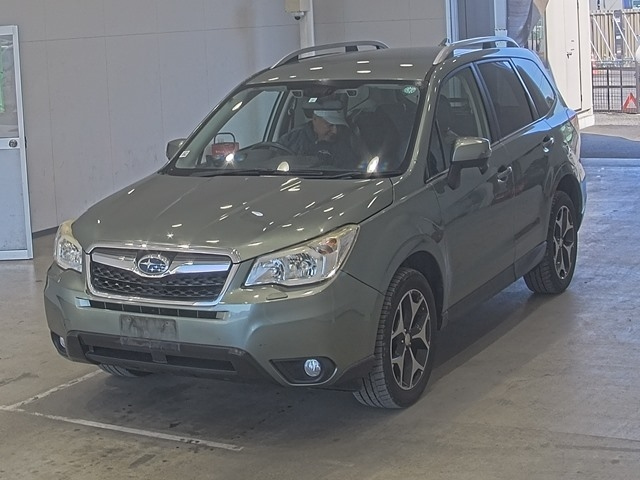 SUBARU FORESTER 2015