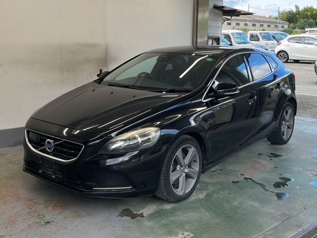 VOLVO V40 2013