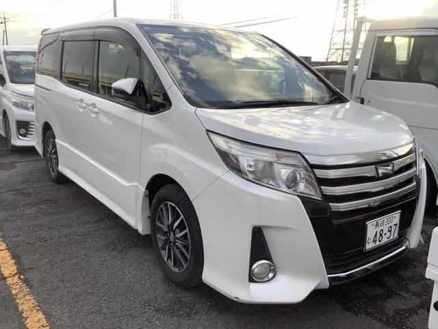 TOYOTA NOAH 2015