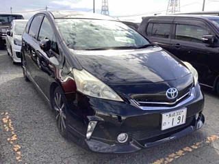 TOYOTA PRIUS ALPHA 2011