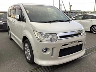 MITSUBISHI DELICA D5 2010