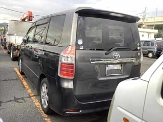 TOYOTA NOAH 2009