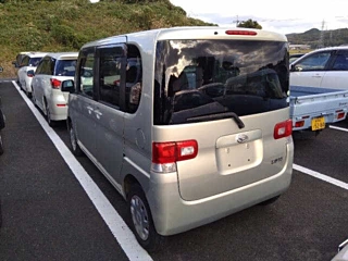 DAIHATSU TANTO 2009