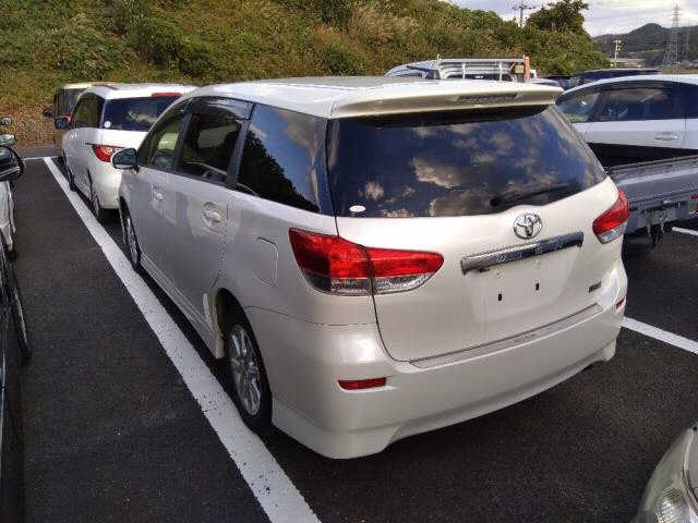 TOYOTA WISH 2010
