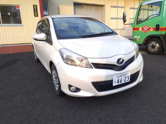 TOYOTA VITZ 2013