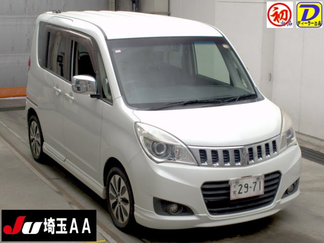 MITSUBISHI DELICA D2 2014