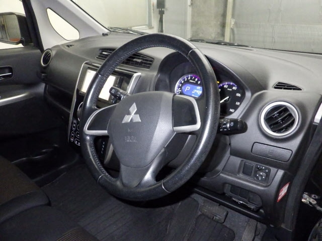 MITSUBISHI EK CUSTOM 2013