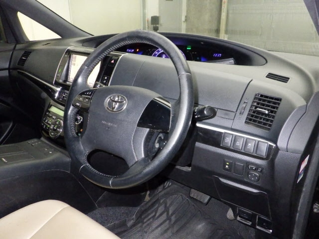 TOYOTA ESTIMA HYBRID 2015