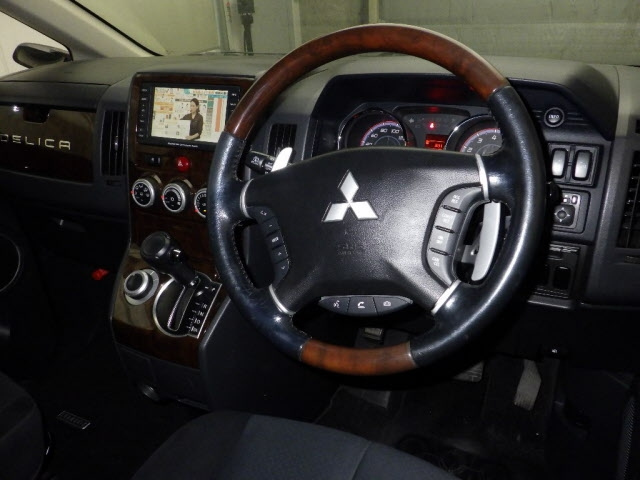 MITSUBISHI DELICA D5 2008