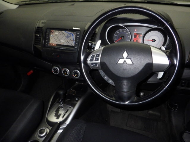 MITSUBISHI OUTLANDER 2008