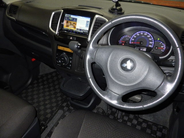 MITSUBISHI DELICA D2 2012