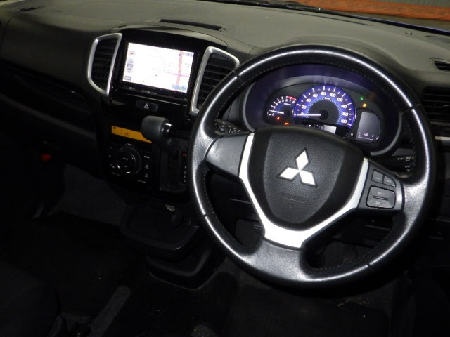 MITSUBISHI DELICA D2 2015