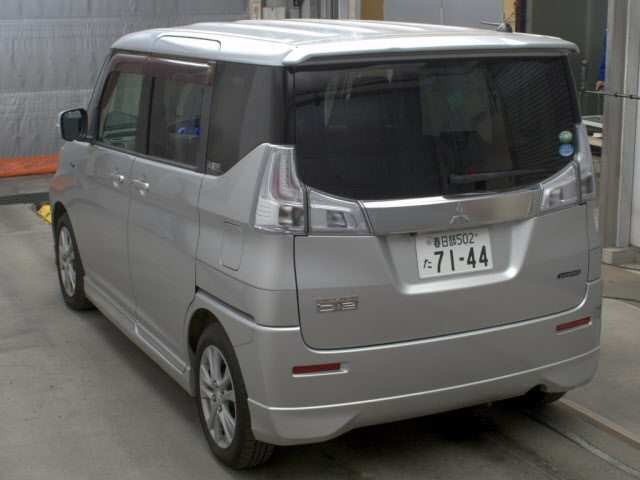 MITSUBISHI DELICA D2 2017