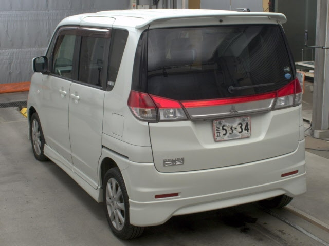 MITSUBISHI DELICA D2 2012