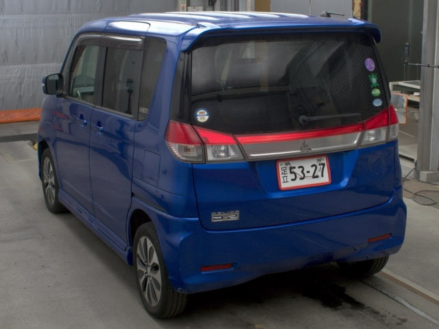 MITSUBISHI DELICA D2 2015