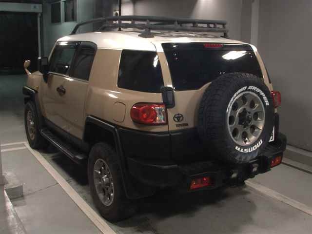 TOYOTA FJ CRUISER 2011