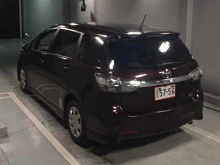 TOYOTA WISH 2013