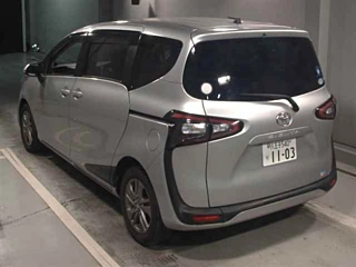 TOYOTA SIENTA 2016