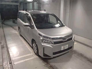 TOYOTA VOXY 2019