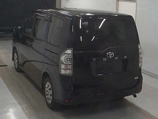 TOYOTA VOXY 2010
