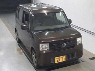 TOYOTA PIXIS SPACE 2011