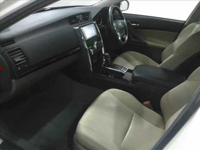 TOYOTA MARK X 2010
