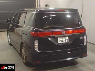 NISSAN ELGRAND 2010