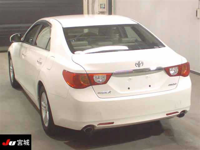 TOYOTA MARK X 2010