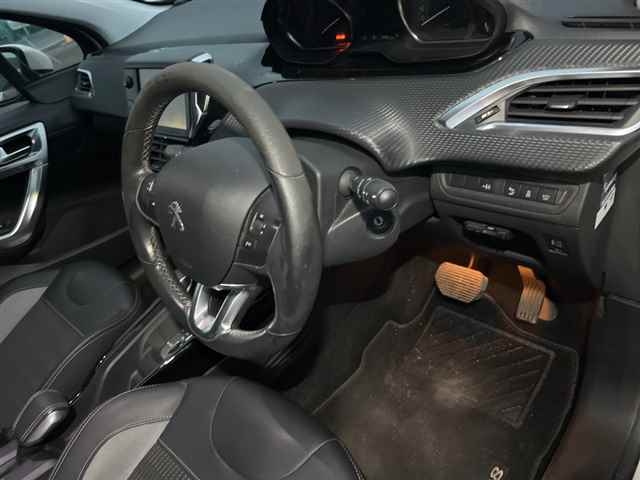 PEUGEOT 2008 2016