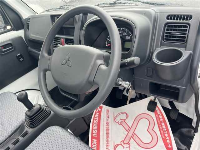 MITSUBISHI MINICAB TRUCK 2025