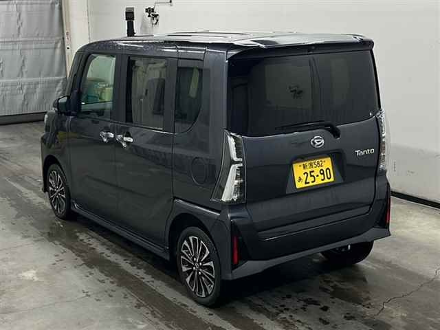DAIHATSU TANTO 2023