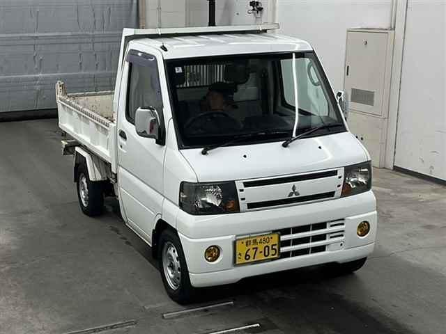 MITSUBISHI MINICAB TRUCK 2011