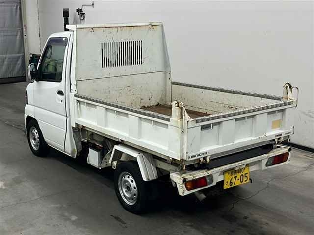 MITSUBISHI MINICAB TRUCK 2011