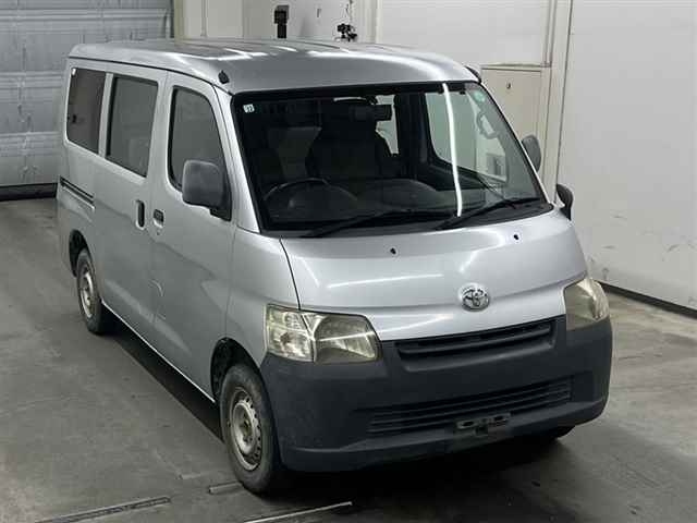 TOYOTA TOWN ACE VAN 2011